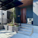 【八潮市】木目天井×ダークグレー　モダン・インダストリアルの雰囲気　”男の隠れ家”のある家